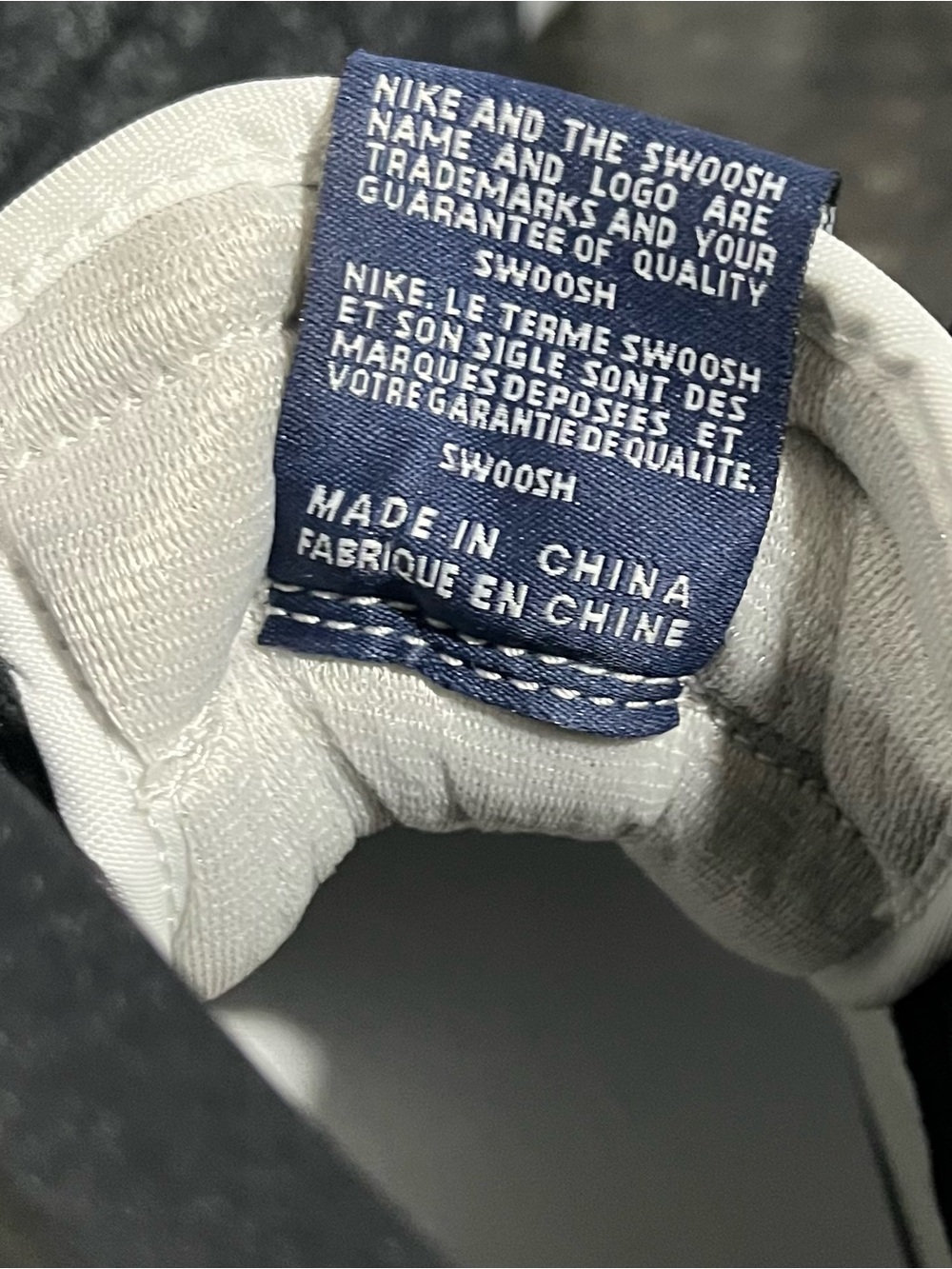 Nike Air Jordan 1 Retro High OG "Midnight Navy" - Picture 6 of 8